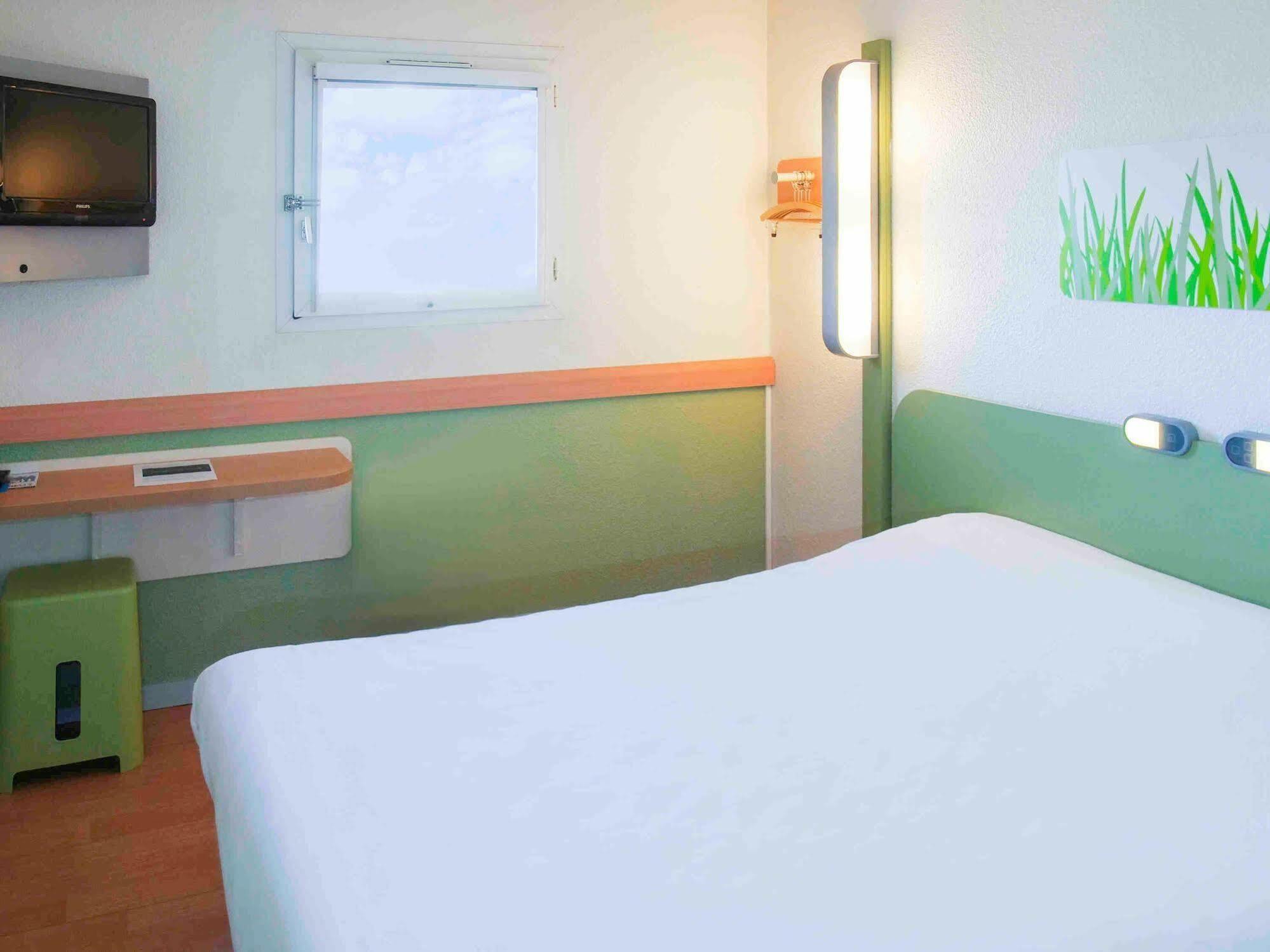 ibis budget Fontainebleau Avon Exterior foto
